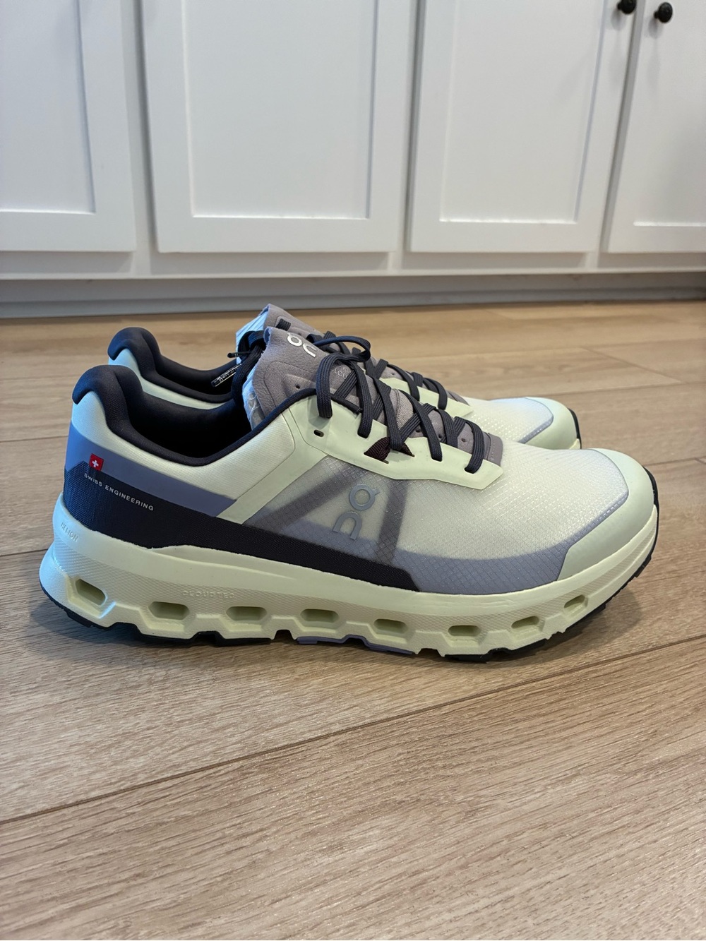 NEW On Running Men’s CloudVista 2 Seedling Mulberry Trail Shoe Size 10.5
